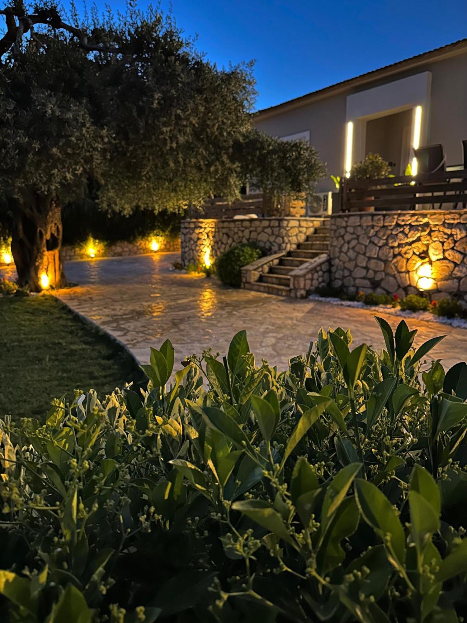 Angels Court 1 וילה Doukádes